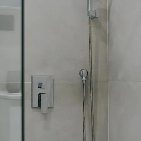 Luxury And Spacius * Салоніки