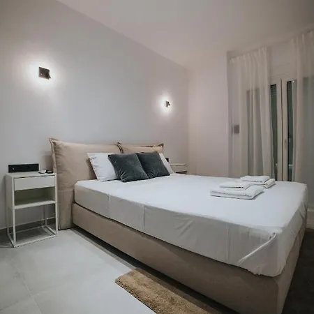 Апартаменти Luxury And Spacius *